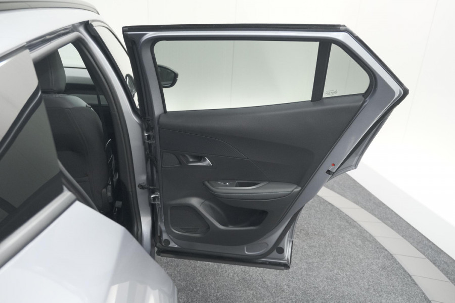 Peugeot 2008 PureTech 130 Allure | Camera | Adaptieve Cruise Control | Stoelverwarming | Apple Carplay