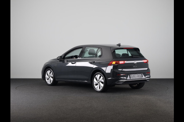 Volkswagen Golf 1.4 eHybrid Style 204 PK DSG PHEV | Navigatie | 17 inch LM velgen | Stoel- en Stuurverwarming |