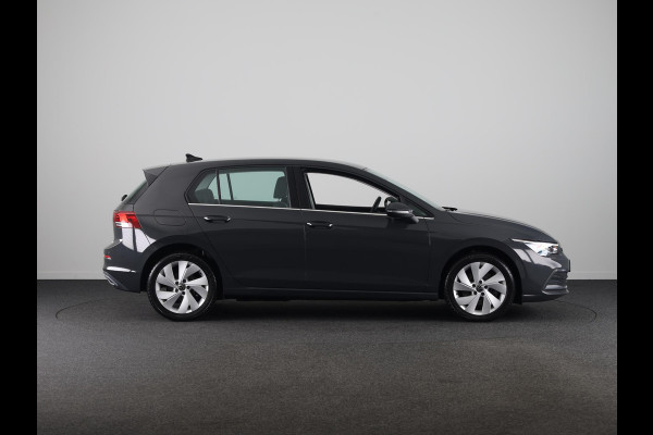 Volkswagen Golf 1.4 eHybrid Style 204 PK DSG PHEV | Navigatie | 17 inch LM velgen | Stoel- en Stuurverwarming |