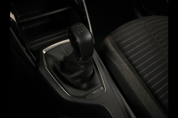 Peugeot 208 1.2 PureTech Active Sport (APPLE CARPLAY,NAVI,CRUISE,PDC,CLIMATE,LED,WHITE EDITION,SPORTSTOELEN,NETTE STAAT)