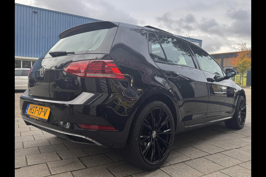 Volkswagen Golf 1.0 TSI Business Edition - Panorama dak I Navigatie I Airco I LED I PDC I "19"Sport velgen I Dealer onderhouden Volkswagen Golf 1.0 TSI Business Edition - Panorama dak I Navigatie I Airco I LED I PDC I "19"Sport velgen I Dealer onderhouden