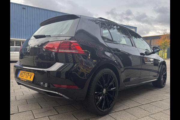 Volkswagen Golf 1.0 TSI Business Edition - Panorama dak I Navigatie I Airco I LED I PDC I "19"Sport velgen I Dealer onderhouden Volkswagen Golf 1.0 TSI Business Edition - Panorama dak I Navigatie I Airco I LED I PDC I "19"Sport velgen I Dealer onderhouden