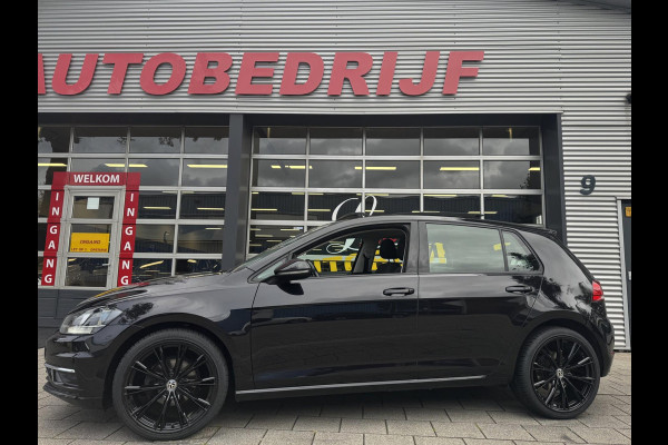 Volkswagen Golf 1.0 TSI Business Edition - Panorama dak I Navigatie I Airco I LED I PDC I "19"Sport velgen I Dealer onderhouden Volkswagen Golf 1.0 TSI Business Edition - Panorama dak I Navigatie I Airco I LED I PDC I "19"Sport velgen I Dealer onderhouden