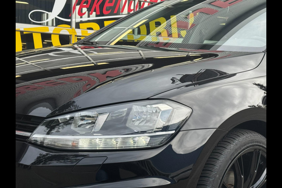 Volkswagen Golf 1.0 TSI Business Edition - Panorama dak I Navigatie I Airco I LED I PDC I "19"Sport velgen I Dealer onderhouden Volkswagen Golf 1.0 TSI Business Edition - Panorama dak I Navigatie I Airco I LED I PDC I "19"Sport velgen I Dealer onderhouden