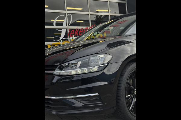 Volkswagen Golf 1.0 TSI Business Edition - Panorama dak I Navigatie I Airco I LED I PDC I "19"Sport velgen I Dealer onderhouden Volkswagen Golf 1.0 TSI Business Edition - Panorama dak I Navigatie I Airco I LED I PDC I "19"Sport velgen I Dealer onderhouden