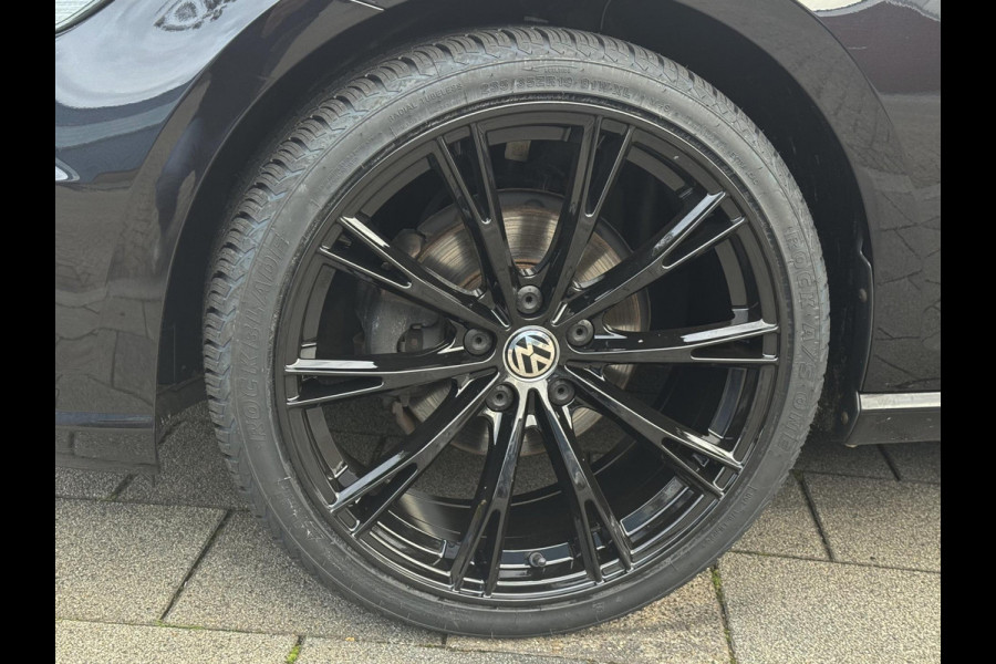 Volkswagen Golf 1.0 TSI Business Edition - Panorama dak I Navigatie I Airco I LED I PDC I "19"Sport velgen I Dealer onderhouden Volkswagen Golf 1.0 TSI Business Edition - Panorama dak I Navigatie I Airco I LED I PDC I "19"Sport velgen I Dealer onderhouden