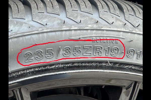 Volkswagen Golf 1.0 TSI Business Edition - Panorama dak I Navigatie I Airco I LED I PDC I "19"Sport velgen I Dealer onderhouden Volkswagen Golf 1.0 TSI Business Edition - Panorama dak I Navigatie I Airco I LED I PDC I "19"Sport velgen I Dealer onderhouden