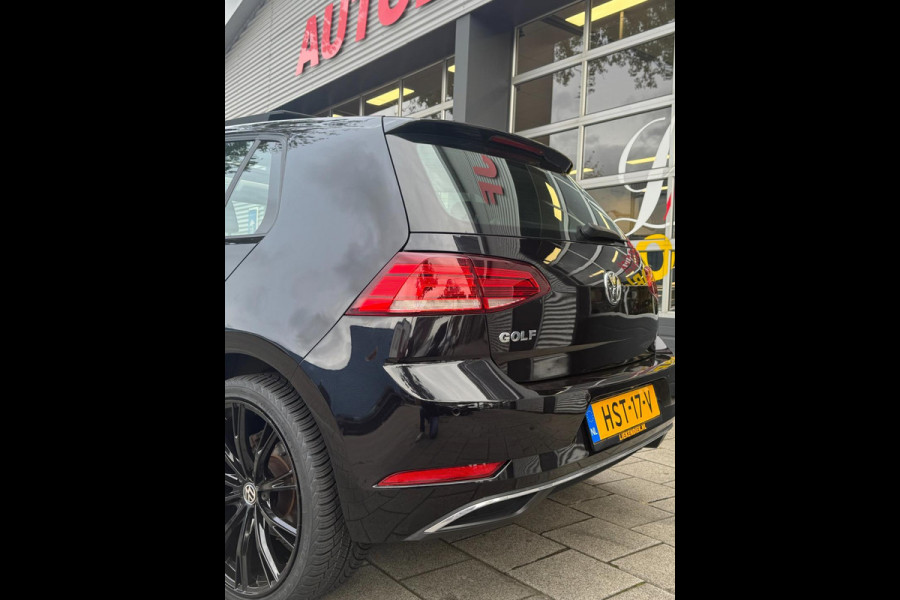 Volkswagen Golf 1.0 TSI Business Edition - Panorama dak I Navigatie I Airco I LED I PDC I "19"Sport velgen I Dealer onderhouden Volkswagen Golf 1.0 TSI Business Edition - Panorama dak I Navigatie I Airco I LED I PDC I "19"Sport velgen I Dealer onderhouden