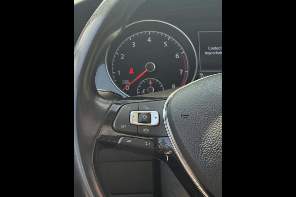 Volkswagen Golf 1.0 TSI Business Edition - Panorama dak I Navigatie I Airco I LED I PDC I "19"Sport velgen I Dealer onderhouden Volkswagen Golf 1.0 TSI Business Edition - Panorama dak I Navigatie I Airco I LED I PDC I "19"Sport velgen I Dealer onderhouden