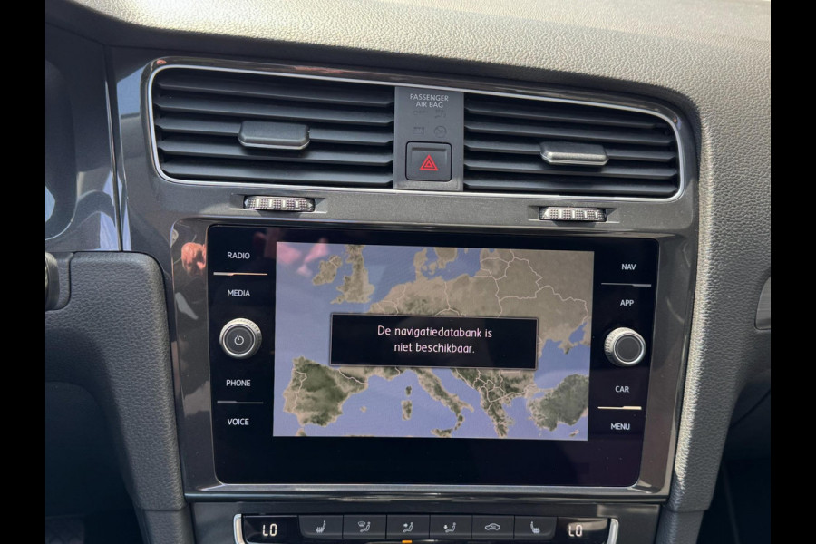 Volkswagen Golf 1.0 TSI Business Edition - Panorama dak I Navigatie I Airco I LED I PDC I "19"Sport velgen I Dealer onderhouden Volkswagen Golf 1.0 TSI Business Edition - Panorama dak I Navigatie I Airco I LED I PDC I "19"Sport velgen I Dealer onderhouden