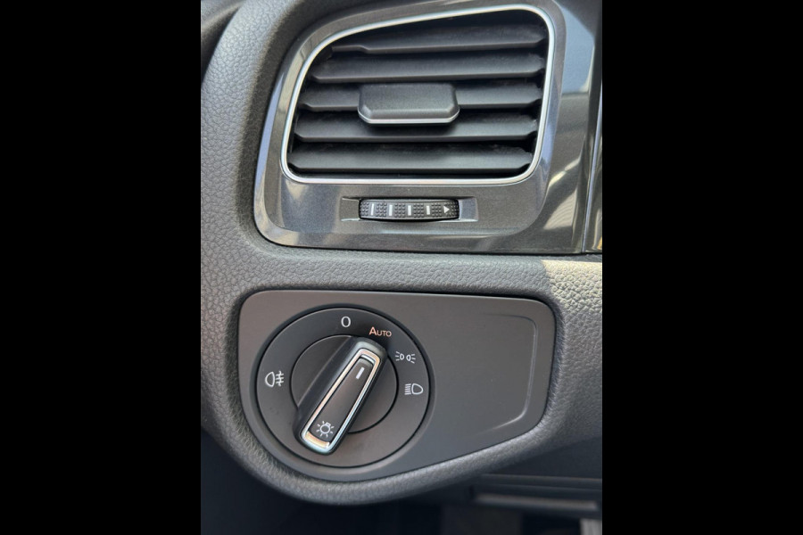 Volkswagen Golf 1.0 TSI Business Edition - Panorama dak I Navigatie I Airco I LED I PDC I "19"Sport velgen I Dealer onderhouden Volkswagen Golf 1.0 TSI Business Edition - Panorama dak I Navigatie I Airco I LED I PDC I "19"Sport velgen I Dealer onderhouden