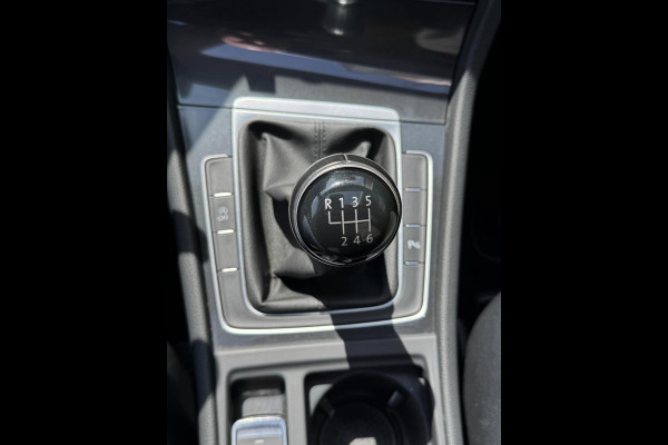 Volkswagen Golf 1.0 TSI Business Edition - Panorama dak I Navigatie I Airco I LED I PDC I "19"Sport velgen I Dealer onderhouden Volkswagen Golf 1.0 TSI Business Edition - Panorama dak I Navigatie I Airco I LED I PDC I "19"Sport velgen I Dealer onderhouden