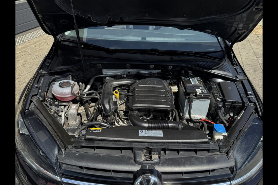 Volkswagen Golf 1.0 TSI Business Edition - Panorama dak I Navigatie I Airco I LED I PDC I "19"Sport velgen I Dealer onderhouden Volkswagen Golf 1.0 TSI Business Edition - Panorama dak I Navigatie I Airco I LED I PDC I "19"Sport velgen I Dealer onderhouden