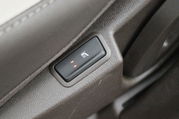 Renault Espace 1.8 TCe Limousin 7p. Verwarmde Voorruit, Camera, Apple Carplay, Cruise, LED, DAB, PDC, 19''