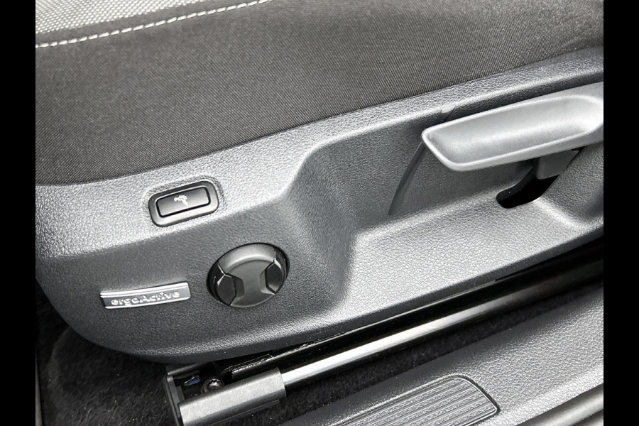 Volkswagen Golf 1.5 TSI Highline Business R (Goed OnderH, Camera, Carplay, PDC V+A, StoelV, Navi, Etc)