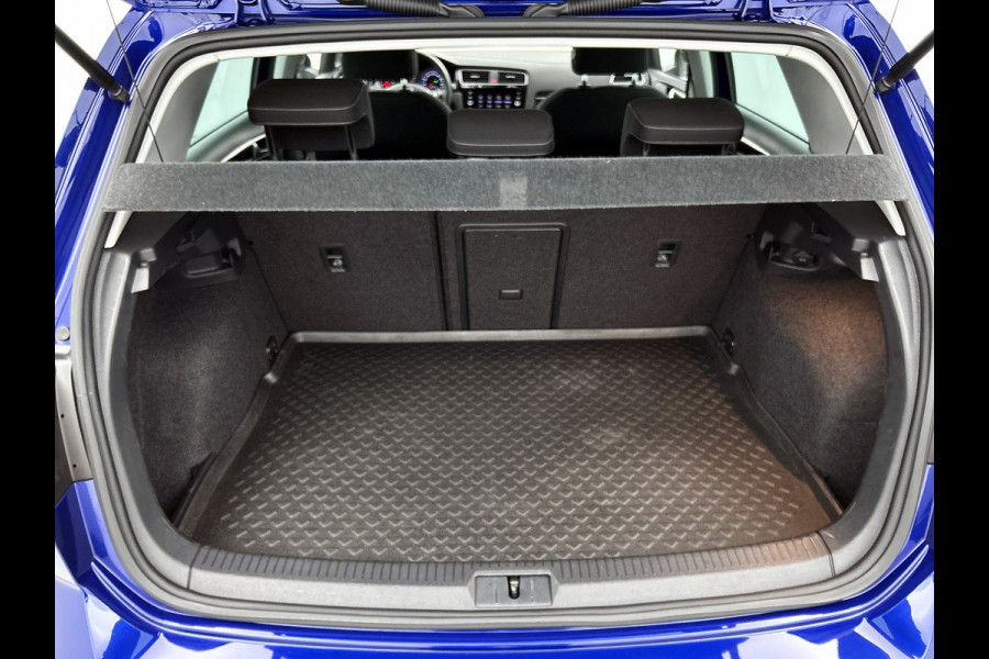 Volkswagen Golf 1.5 TSI Highline Business R (Goed OnderH, Camera, Carplay, PDC V+A, StoelV, Navi, Etc)