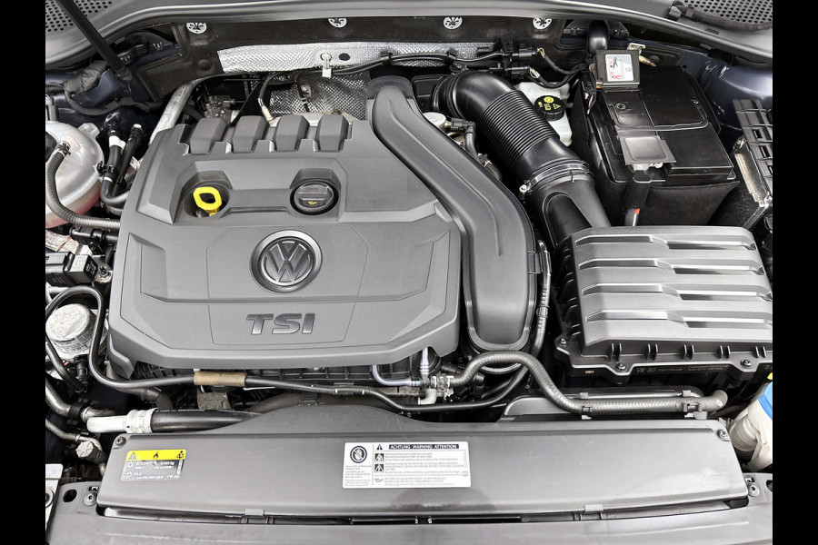 Volkswagen Golf 1.5 TSI Highline Business R (Goed OnderH, Camera, Carplay, PDC V+A, StoelV, Navi, Etc)