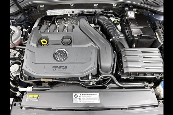 Volkswagen Golf 1.5 TSI Highline Business R (Goed OnderH, Camera, Carplay, PDC V+A, StoelV, Navi, Etc)