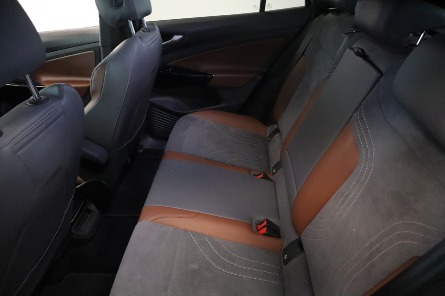 Volkswagen ID.4 1st. Pro Performance 77 kWh Adaptive-Cruise Sfeerverlichting Trekhaak Volkswagen ID.4 1st. Pro Performance 77 kWh Adaptive-Cruise Sfeerverlichting Trekhaak