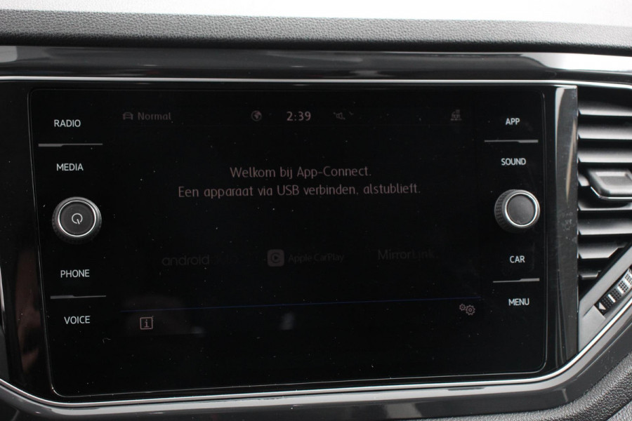 Volkswagen T-Roc 1.5 TSI 150pk DSG Sport Team Navigatie Apple Carplay/Android Auto Camera Electrische achterklep Climate Control Led Lichtmetalen Velgen
