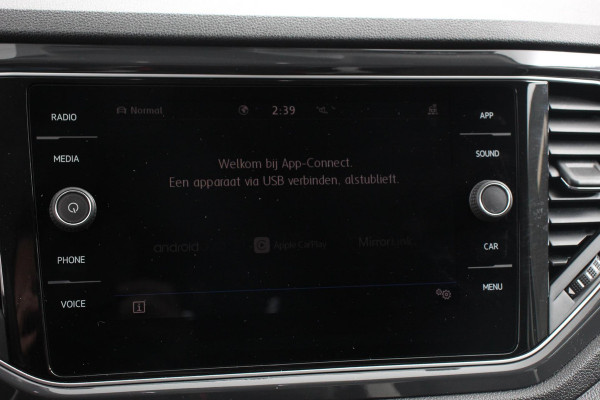 Volkswagen T-Roc 1.5 TSI 150pk DSG Sport Team Navigatie Apple Carplay/Android Auto Camera Electrische achterklep Climate Control Led Lichtmetalen Velgen
