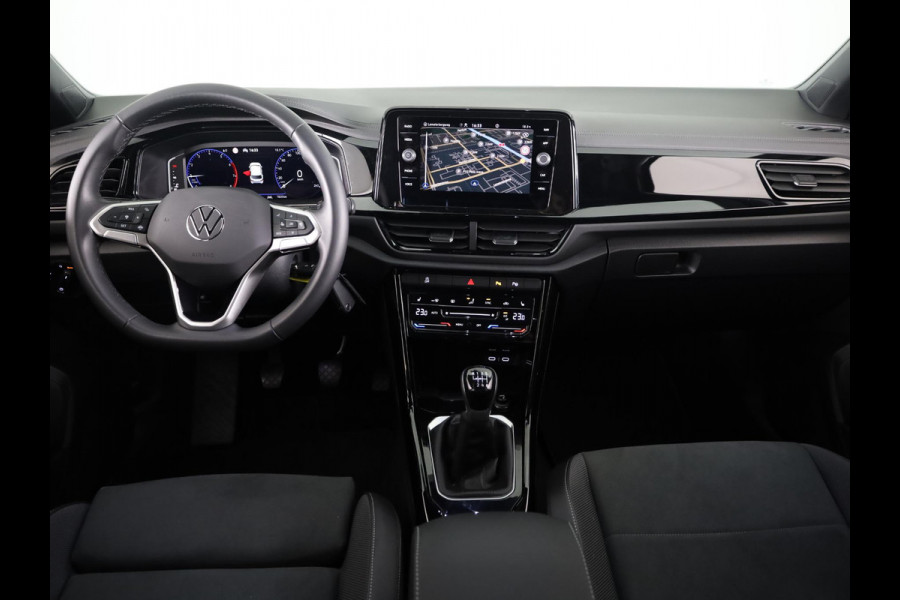 Volkswagen T-Roc 1.0 TSI Style 115 PK | Verlengde garantie | Black Style | Trekhaak afneembaar | Navigatie |