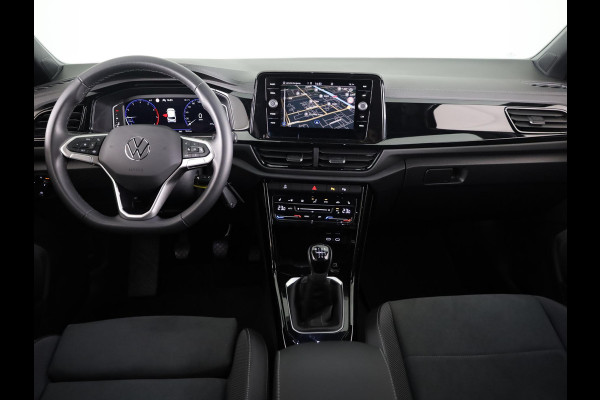 Volkswagen T-Roc 1.0 TSI Style 115 PK | Verlengde garantie | Black Style | Trekhaak afneembaar | Navigatie |
