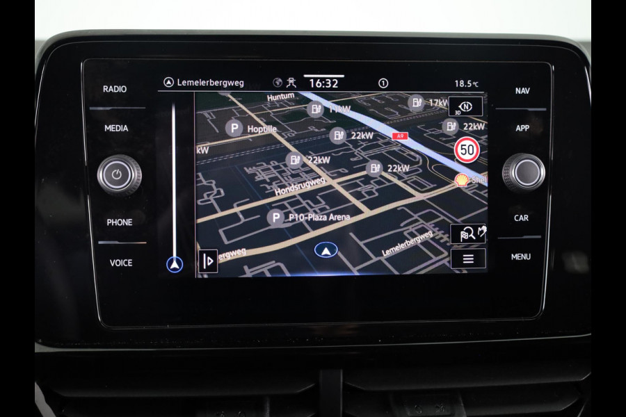 Volkswagen T-Roc 1.0 TSI Style 115 PK | Verlengde garantie | Black Style | Trekhaak afneembaar | Navigatie |