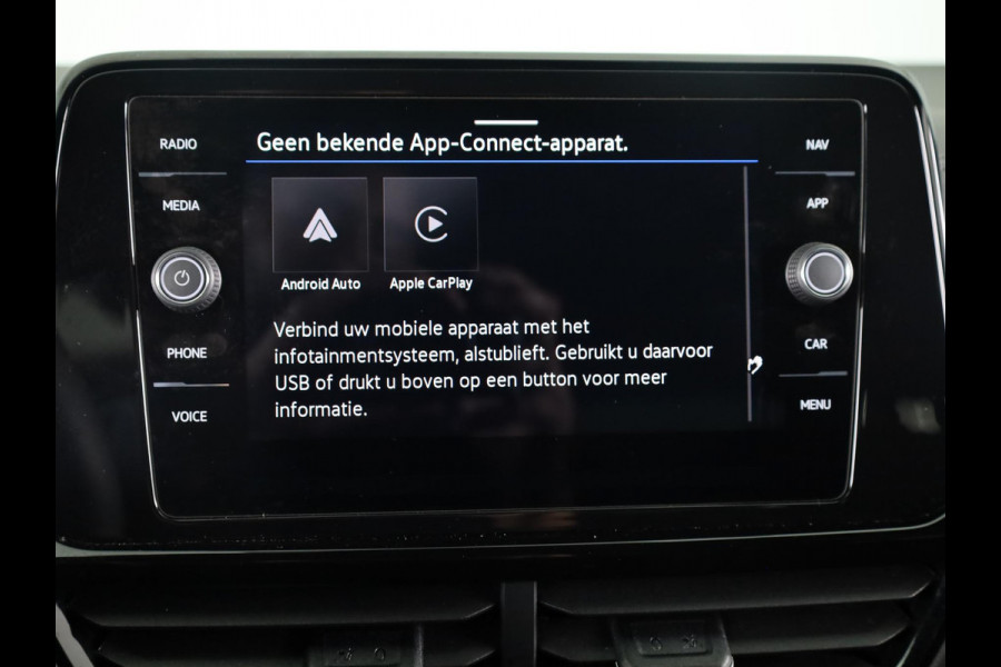 Volkswagen T-Roc 1.0 TSI Style 115 PK | Verlengde garantie | Black Style | Trekhaak afneembaar | Navigatie |