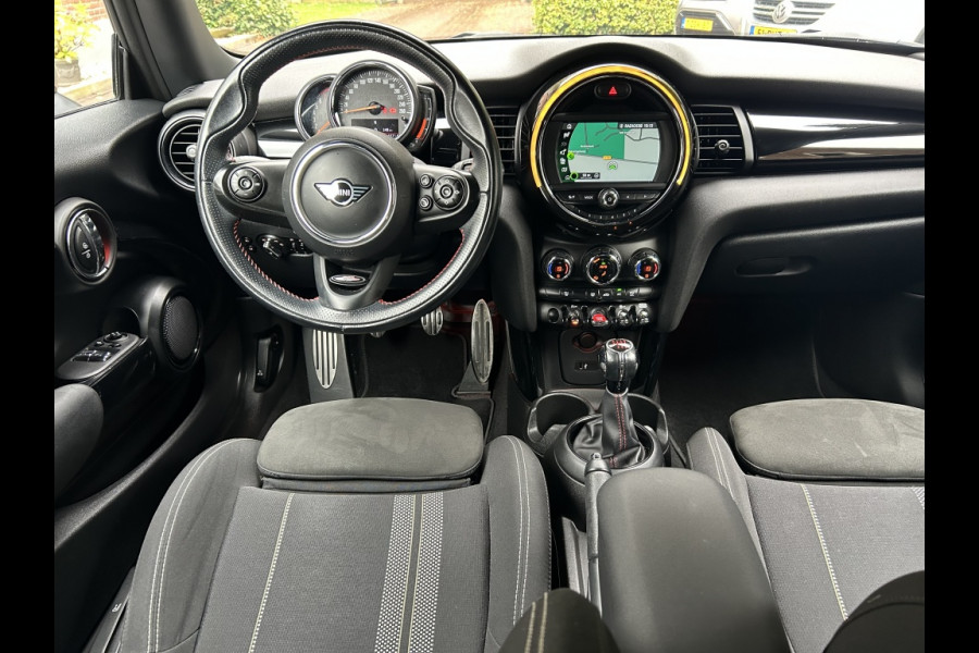 MINI Mini 1.5 Cooper JCW Pack, Navi, Carplay, Sportstoelen, NL-auto