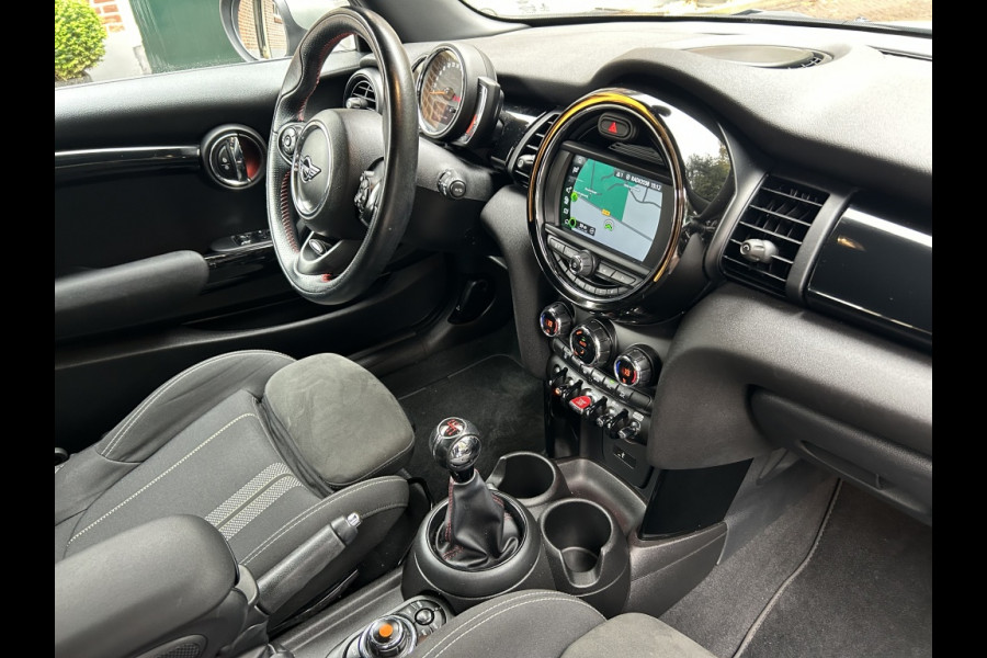 MINI Mini 1.5 Cooper JCW Pack, Navi, Carplay, Sportstoelen, NL-auto