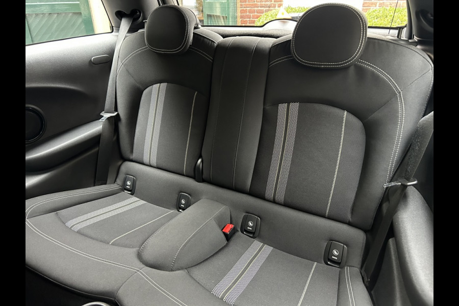 MINI Mini 1.5 Cooper JCW Pack, Navi, Carplay, Sportstoelen, NL-auto