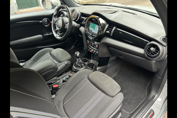 MINI Mini 1.5 Cooper JCW Pack, Navi, Carplay, Sportstoelen, NL-auto