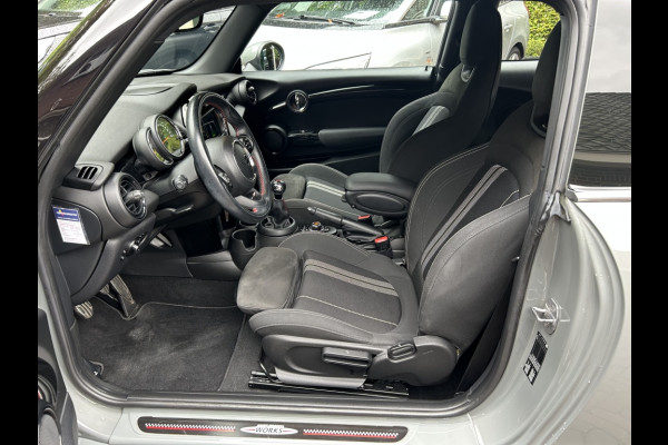 MINI Mini 1.5 Cooper JCW Pack, Navi, Carplay, Sportstoelen, NL-auto