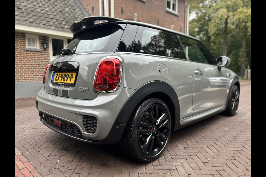 MINI Mini 1.5 Cooper JCW Pack, Navi, Carplay, Sportstoelen, NL-auto