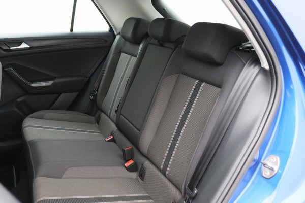 Volkswagen T-Roc 1.5 TSI Style Business Panoramadak, Stoel/Stuurverwarming, Camera, ACC, Apple Carplay, 17'' Volkswagen T-Roc 1.5 TSI Style Business Panoramadak, Stoel/Stuurverwarming, Camera, ACC, Apple Carplay, 17''
