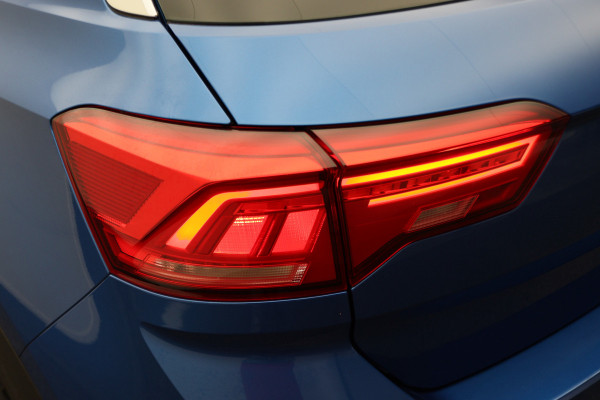 Volkswagen T-Roc 1.5 TSI Style Business Panoramadak, Stoel/Stuurverwarming, Camera, ACC, Apple Carplay, 17'' Volkswagen T-Roc 1.5 TSI Style Business Panoramadak, Stoel/Stuurverwarming, Camera, ACC, Apple Carplay, 17''