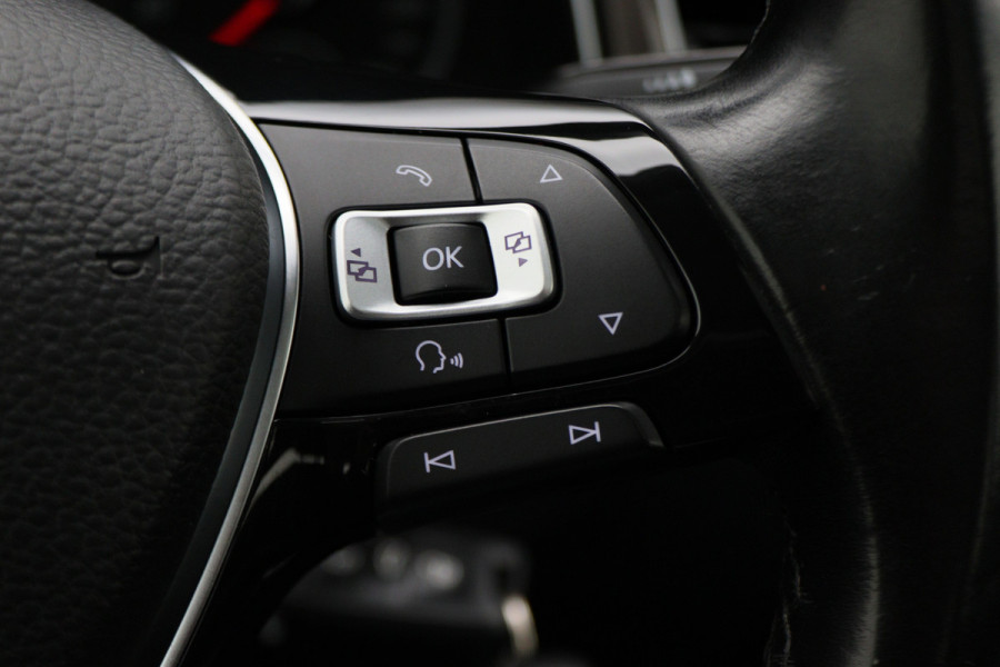 Volkswagen T-Roc 1.5 TSI Style Business Panoramadak, Stoel/Stuurverwarming, Camera, ACC, Apple Carplay, 17'' Volkswagen T-Roc 1.5 TSI Style Business Panoramadak, Stoel/Stuurverwarming, Camera, ACC, Apple Carplay, 17''