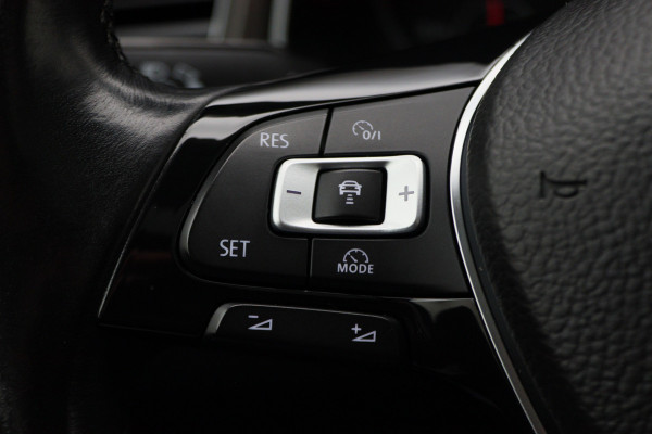 Volkswagen T-Roc 1.5 TSI Style Business Panoramadak, Stoel/Stuurverwarming, Camera, ACC, Apple Carplay, 17'' Volkswagen T-Roc 1.5 TSI Style Business Panoramadak, Stoel/Stuurverwarming, Camera, ACC, Apple Carplay, 17''