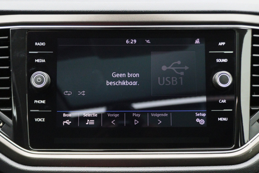 Volkswagen T-Roc 1.5 TSI Style Business Panoramadak, Stoel/Stuurverwarming, Camera, ACC, Apple Carplay, 17'' Volkswagen T-Roc 1.5 TSI Style Business Panoramadak, Stoel/Stuurverwarming, Camera, ACC, Apple Carplay, 17''