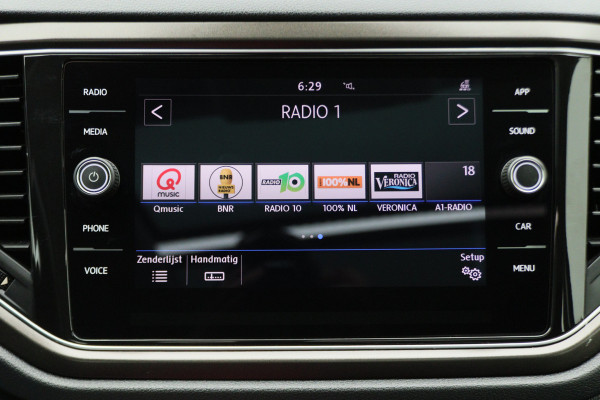 Volkswagen T-Roc 1.5 TSI Style Business Panoramadak, Stoel/Stuurverwarming, Camera, ACC, Apple Carplay, 17'' Volkswagen T-Roc 1.5 TSI Style Business Panoramadak, Stoel/Stuurverwarming, Camera, ACC, Apple Carplay, 17''