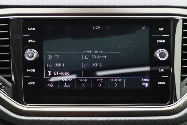 Volkswagen T-Roc 1.5 TSI Style Business Panoramadak, Stoel/Stuurverwarming, Camera, ACC, Apple Carplay, 17'' Volkswagen T-Roc 1.5 TSI Style Business Panoramadak, Stoel/Stuurverwarming, Camera, ACC, Apple Carplay, 17''