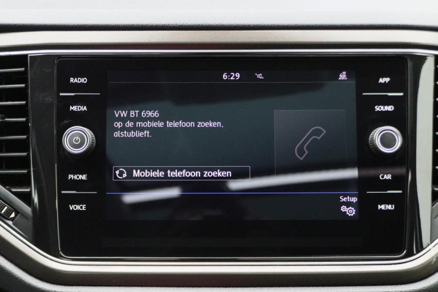 Volkswagen T-Roc 1.5 TSI Style Business Panoramadak, Stoel/Stuurverwarming, Camera, ACC, Apple Carplay, 17'' Volkswagen T-Roc 1.5 TSI Style Business Panoramadak, Stoel/Stuurverwarming, Camera, ACC, Apple Carplay, 17''