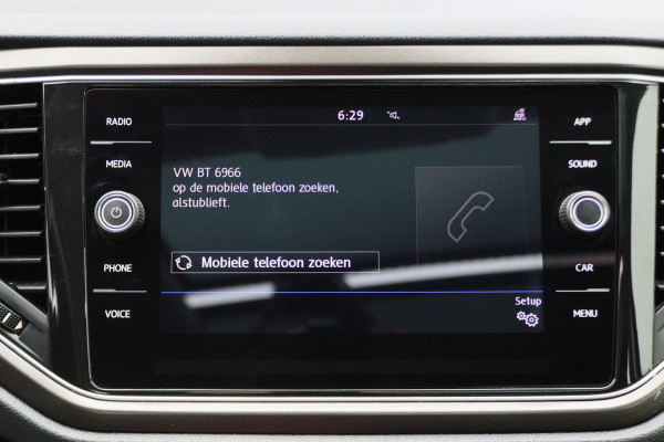 Volkswagen T-Roc 1.5 TSI Style Business Panoramadak, Stoel/Stuurverwarming, Camera, ACC, Apple Carplay, 17'' Volkswagen T-Roc 1.5 TSI Style Business Panoramadak, Stoel/Stuurverwarming, Camera, ACC, Apple Carplay, 17''