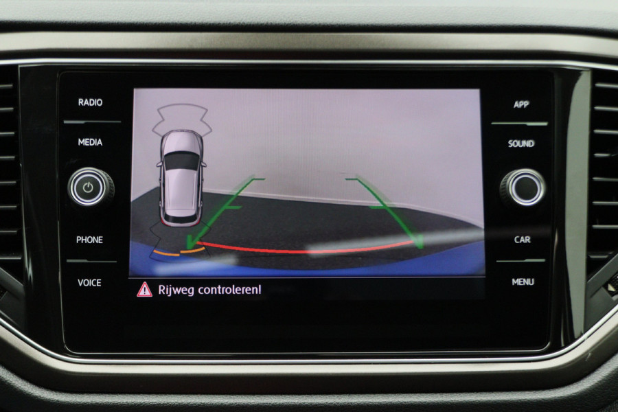 Volkswagen T-Roc 1.5 TSI Style Business Panoramadak, Stoel/Stuurverwarming, Camera, ACC, Apple Carplay, 17'' Volkswagen T-Roc 1.5 TSI Style Business Panoramadak, Stoel/Stuurverwarming, Camera, ACC, Apple Carplay, 17''