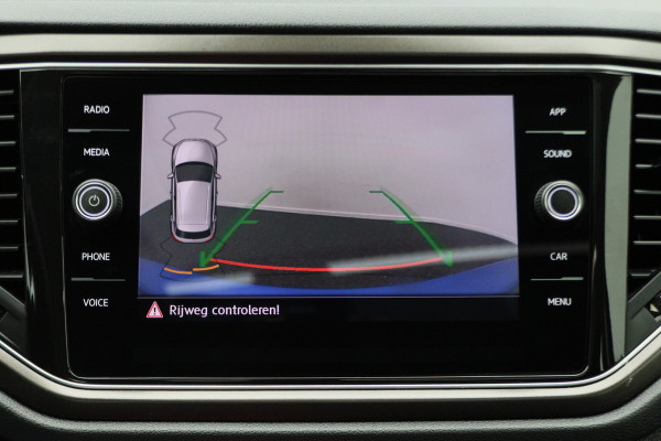 Volkswagen T-Roc 1.5 TSI Style Business Panoramadak, Stoel/Stuurverwarming, Camera, ACC, Apple Carplay, 17'' Volkswagen T-Roc 1.5 TSI Style Business Panoramadak, Stoel/Stuurverwarming, Camera, ACC, Apple Carplay, 17''
