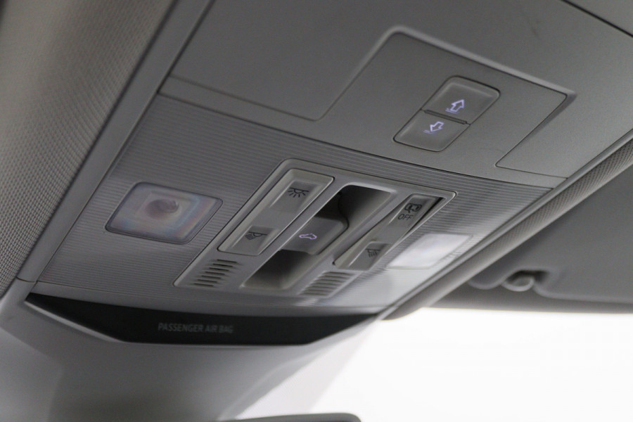 Volkswagen T-Roc 1.5 TSI Style Business Panoramadak, Stoel/Stuurverwarming, Camera, ACC, Apple Carplay, 17'' Volkswagen T-Roc 1.5 TSI Style Business Panoramadak, Stoel/Stuurverwarming, Camera, ACC, Apple Carplay, 17''