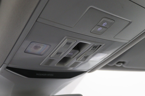 Volkswagen T-Roc 1.5 TSI Style Business Panoramadak, Stoel/Stuurverwarming, Camera, ACC, Apple Carplay, 17'' Volkswagen T-Roc 1.5 TSI Style Business Panoramadak, Stoel/Stuurverwarming, Camera, ACC, Apple Carplay, 17''