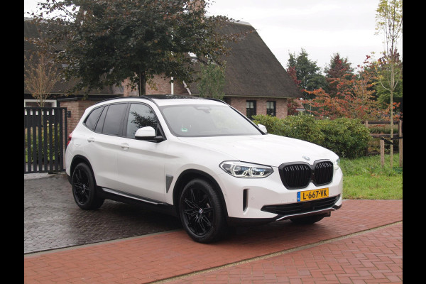 BMW iX3 High Executive 80 kWh | Harman Kardon | Camera | Apple Carplay | Head-up display | Panoramadak |