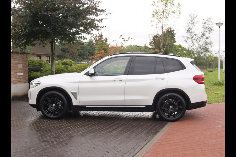 BMW iX3 High Executive 80 kWh | Harman Kardon | Camera | Apple Carplay | Head-up display | Panoramadak |